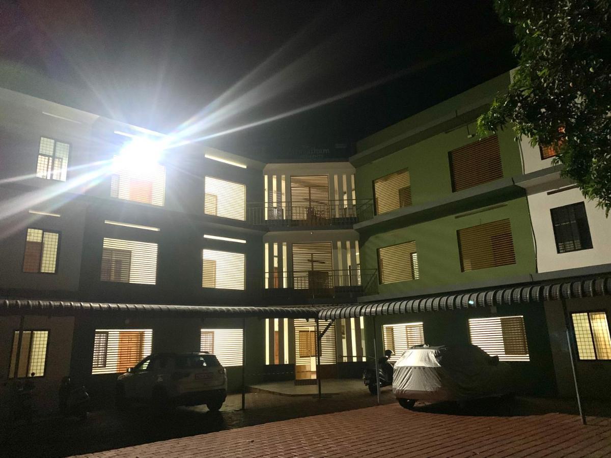 Airavatham Apartments Guruvāyūr Extérieur photo