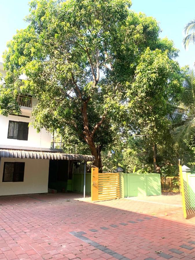 Airavatham Apartments Guruvāyūr Extérieur photo